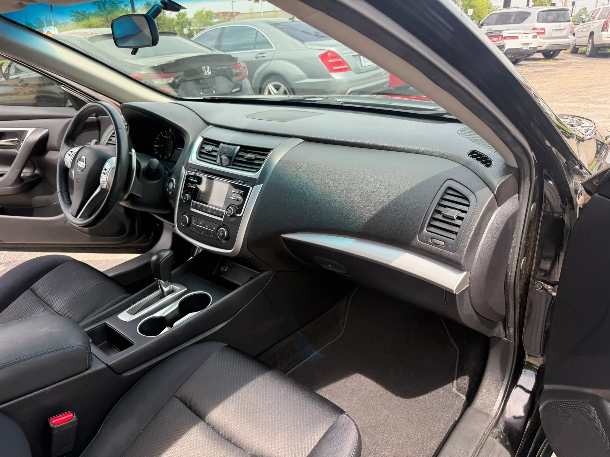 Used 2017 Nissan Altima 2.5 SR w/ Midnight Edition Package FWD image 22