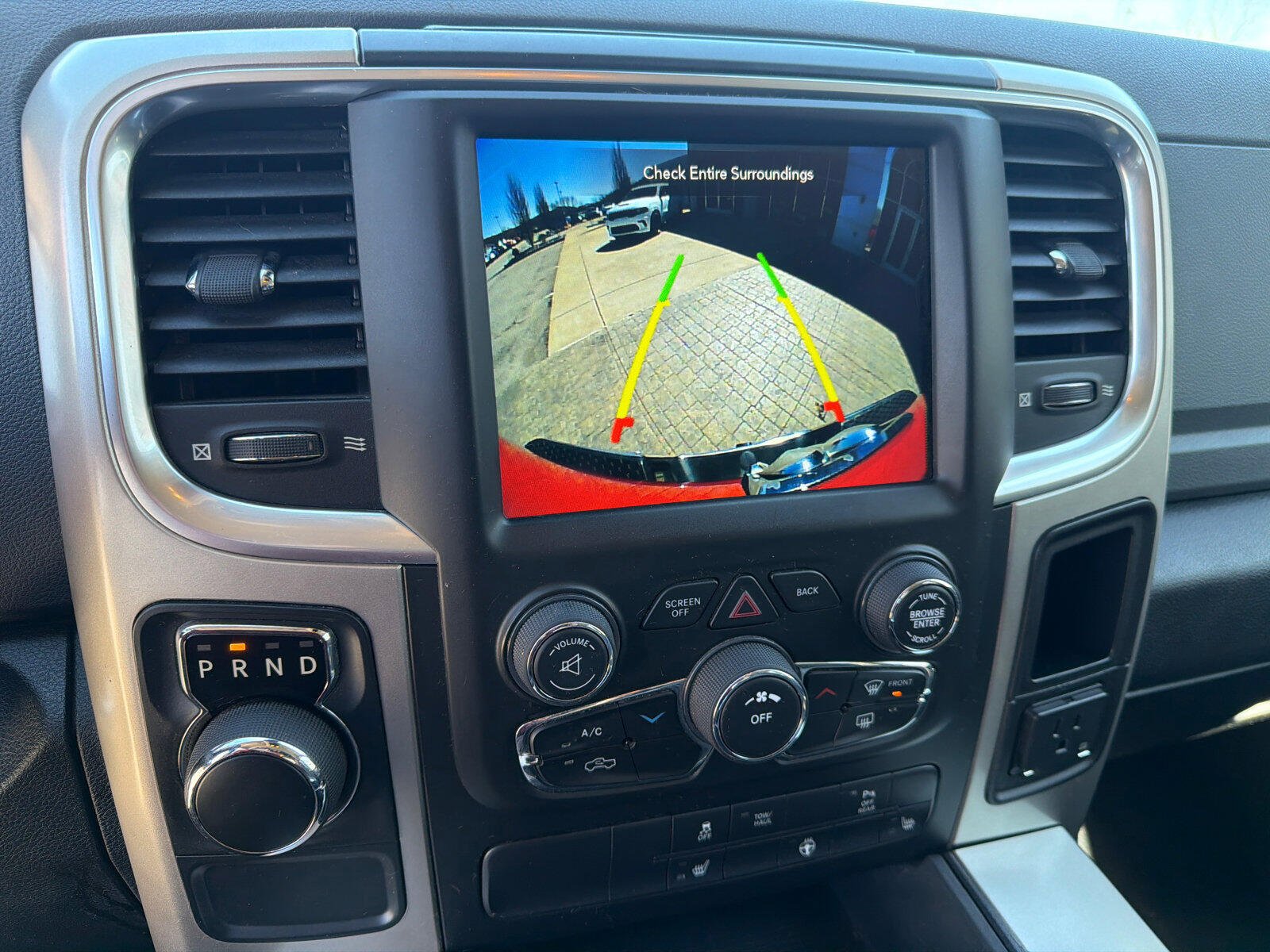 Used 2020 RAM 1500 Classic SLT w/ Luxury Group RWD image 15