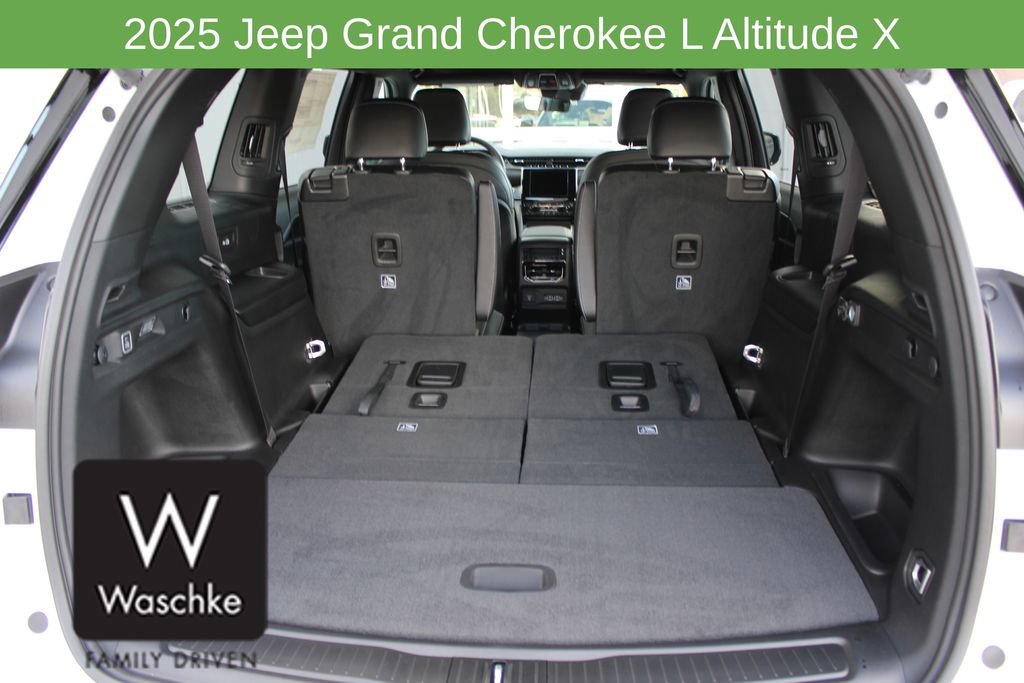 New 2025 Jeep Grand Cherokee L Altitude image 18