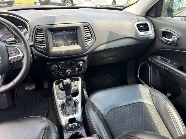 Used 2019 Jeep Compass Latitude w/ Cold Weather Group AWD/4WD image 12