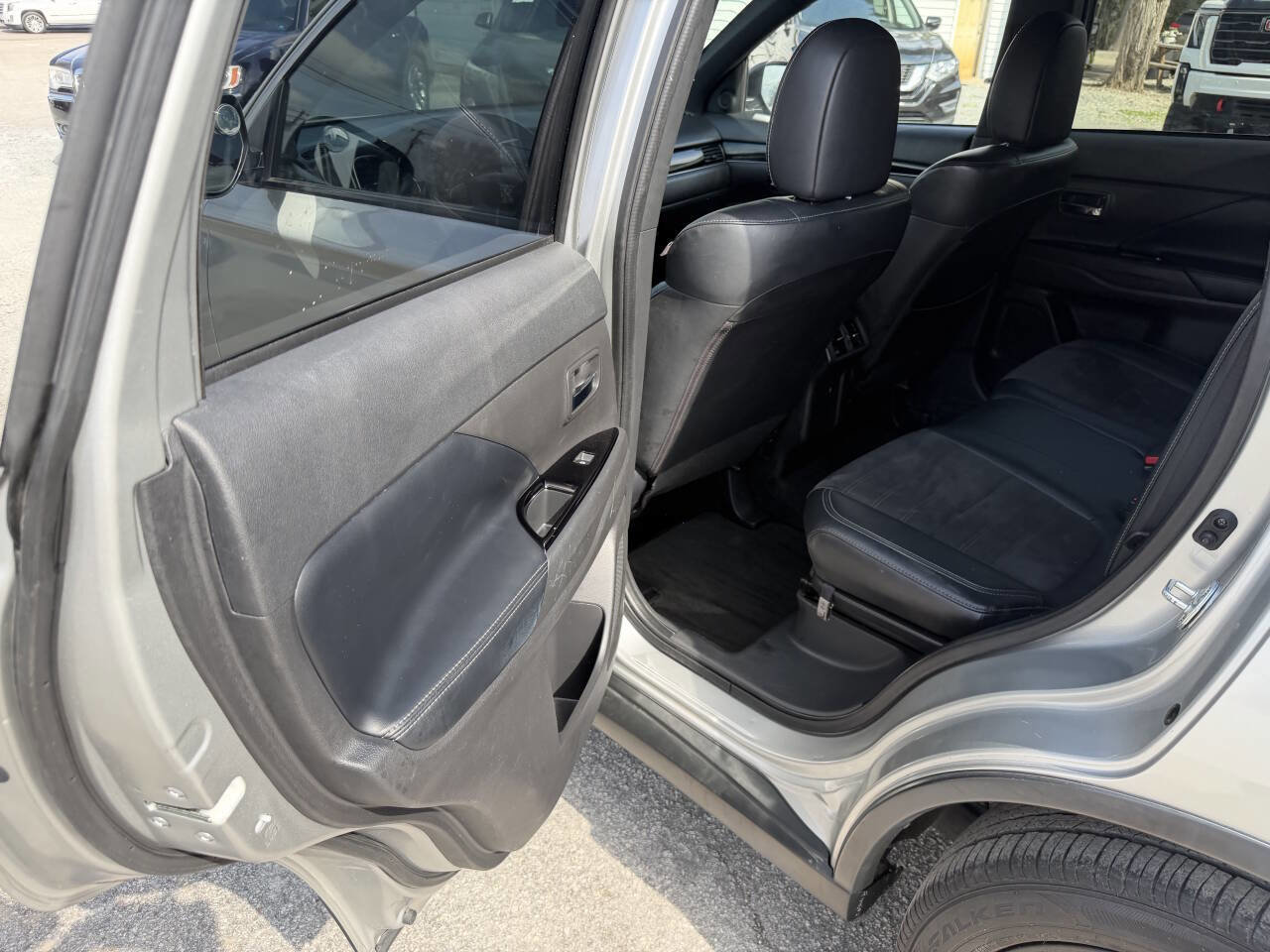 Used 2019 Mitsubishi Outlander LE image 15