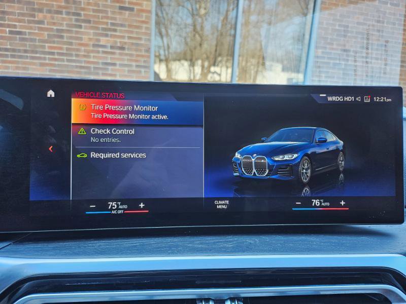 Used 2023 BMW i4 eDrive40 w/ M Sport Package image 54