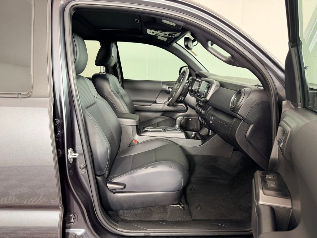 Used 2023 Toyota Tacoma TRD Off-Road w/ TRD Premium Off Road Package image 35