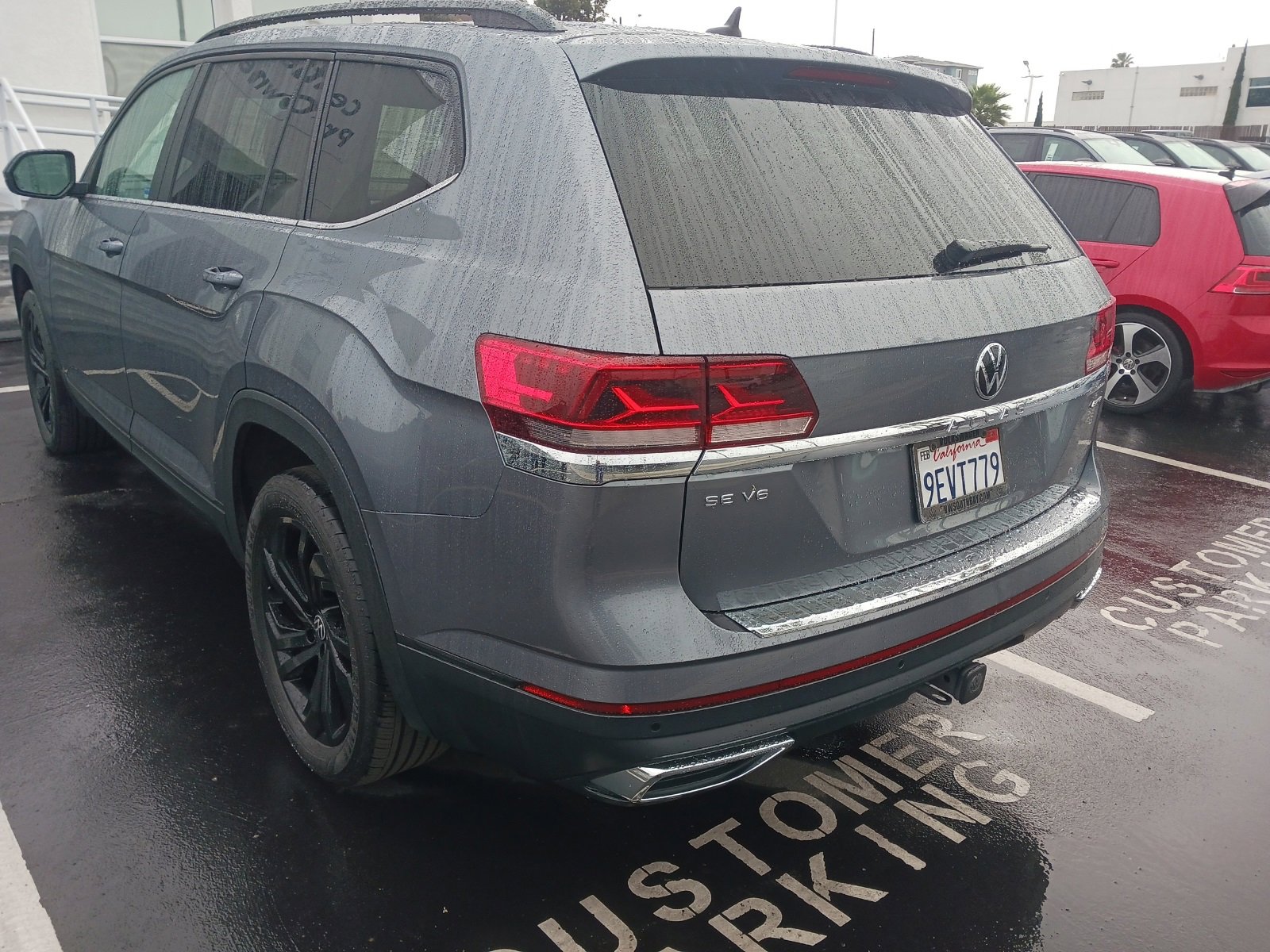 Used 2023 Volkswagen Atlas SE w/ Panoramic Sunroof Package image 4