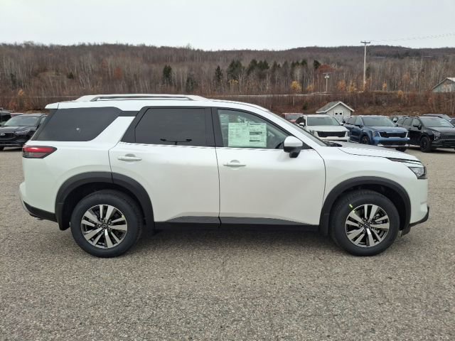 New 2025 Nissan Pathfinder SL w/ Black Appearance Package image 2