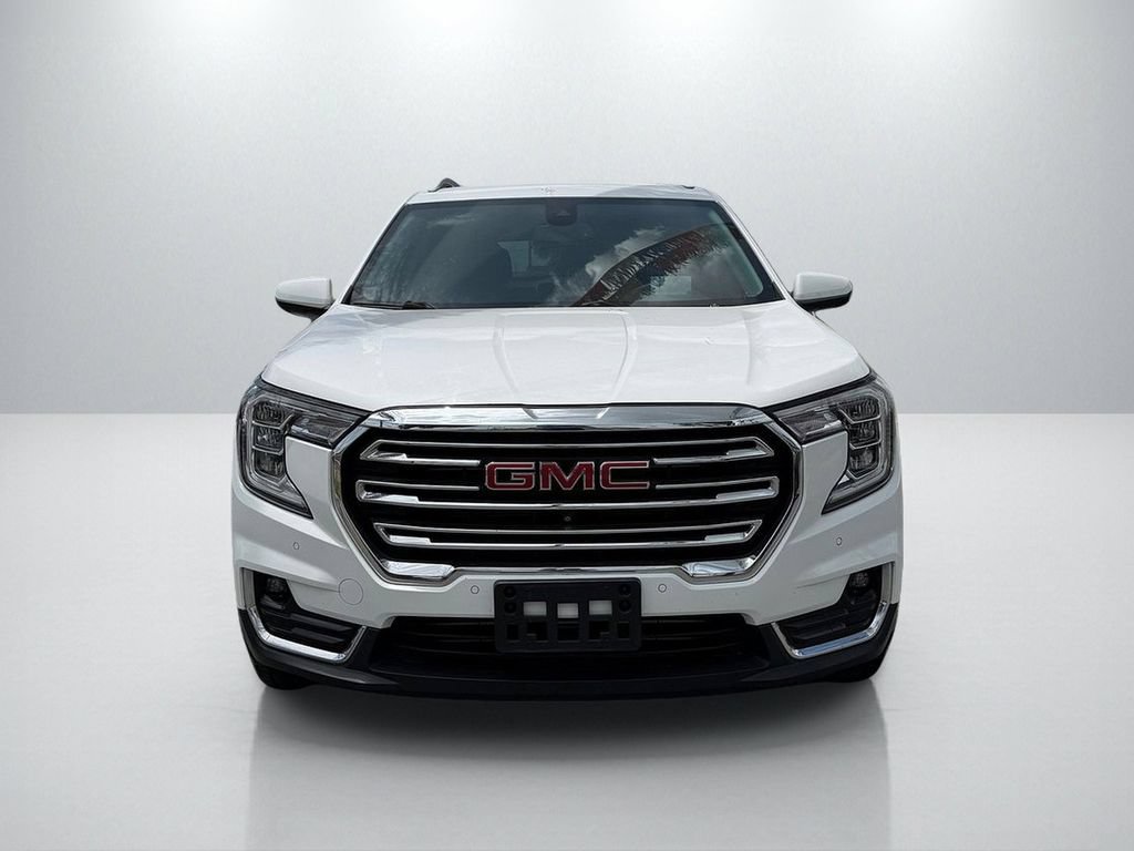 Used 2023 GMC Terrain SLT w/ Infotainment Package II FWD image 2