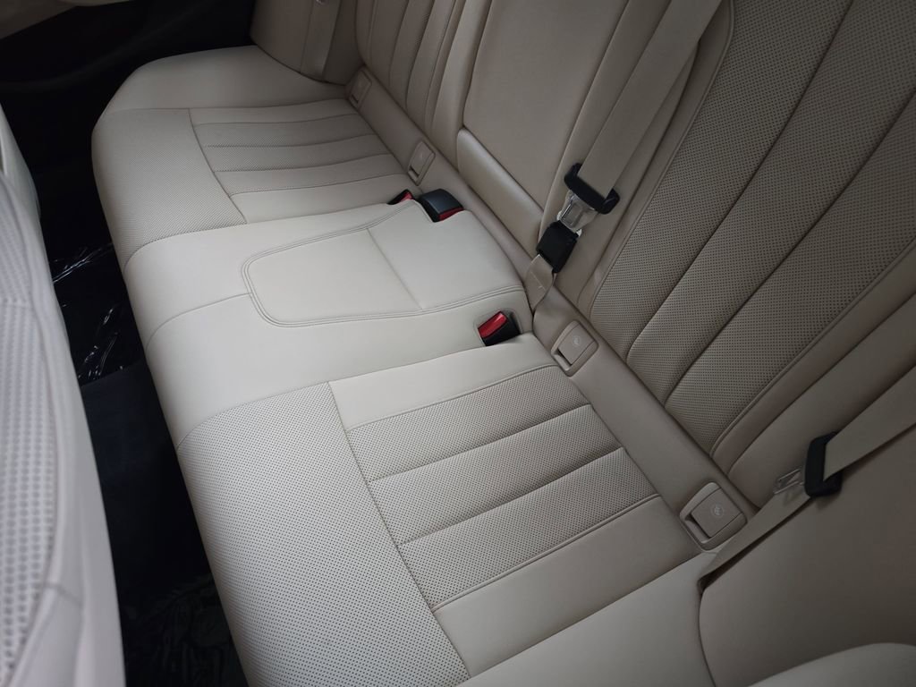 Certified 2022 BMW 530i xDrive w/ Convenience Package AWD/4WD image 14