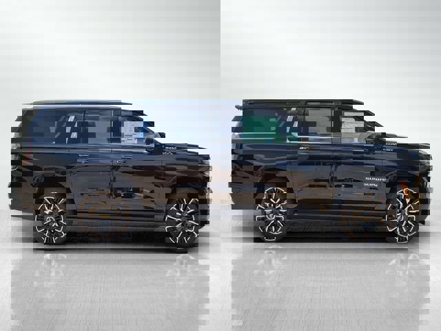 New 2025 Chevrolet Suburban High Country image 4