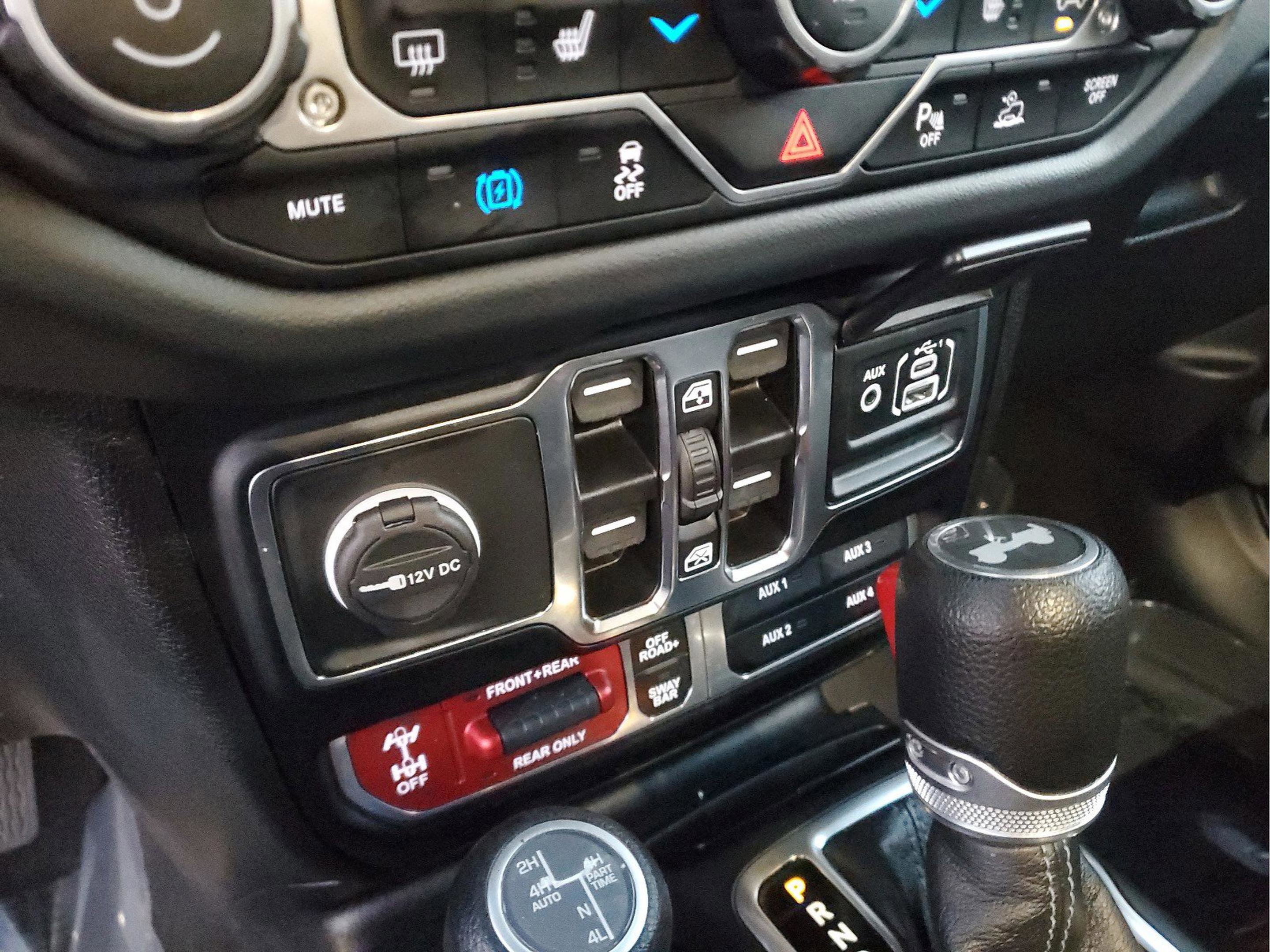 Used 2024 Jeep Wrangler Unlimited Rubicon 4xe w/ Technology Group image 16