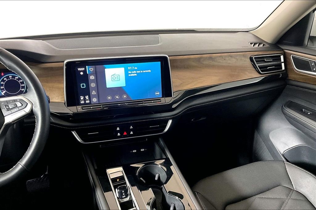 Used 2025 Volkswagen Atlas SE image 5