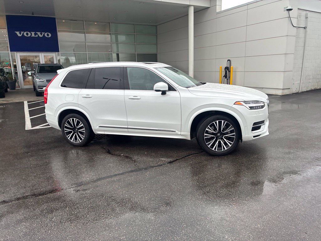 Used 2024 Volvo XC90 T8 Plus w/ Protection Package Premier AWD/4WD image 4