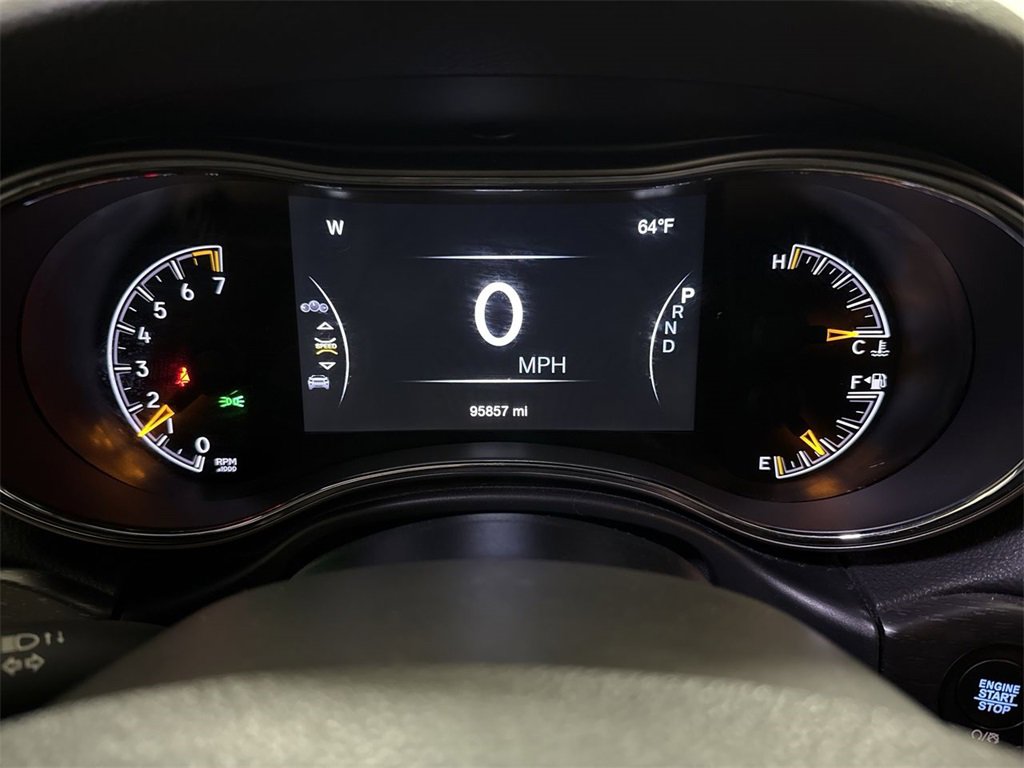 Used 2018 Jeep Grand Cherokee Laredo image 12