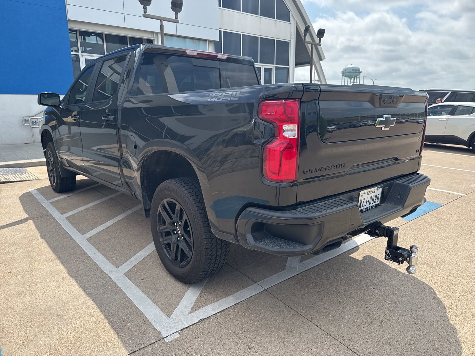 Used 2026 Chevrolet Silverado 1500 LT Trail Boss w/ Convenience Package II image 3