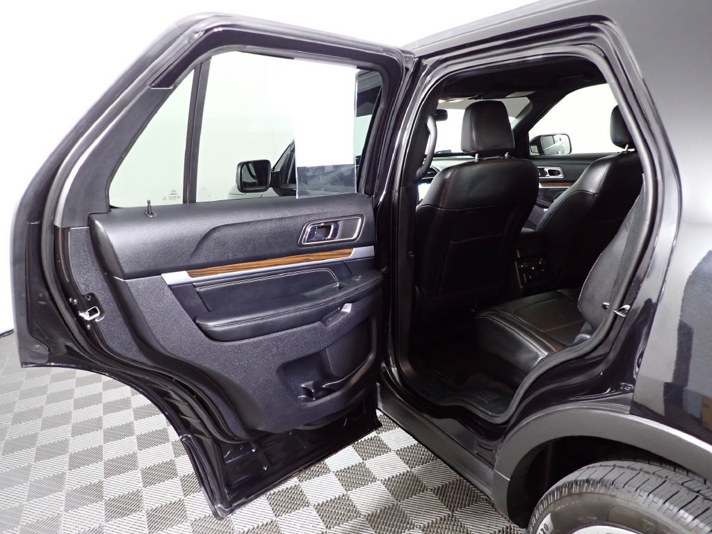 Used 2019 Ford Explorer Limited AWD/4WD image 31