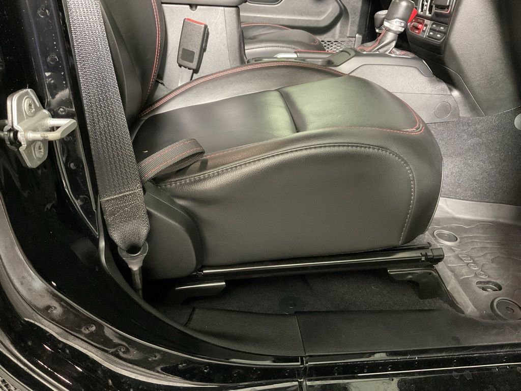 Used 2020 Jeep Wrangler Unlimited Rubicon w/ Uconnect 4C Nav & Sound Group AWD/4WD image 39