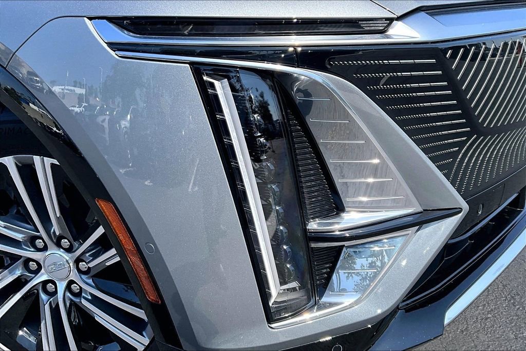 New 2026 Cadillac Lyriq Luxury image 14