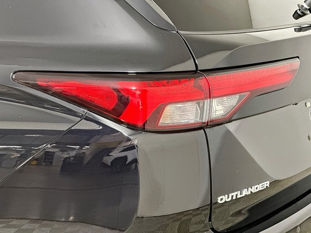 Used 2024 Mitsubishi Outlander SE AWD/4WD image 24
