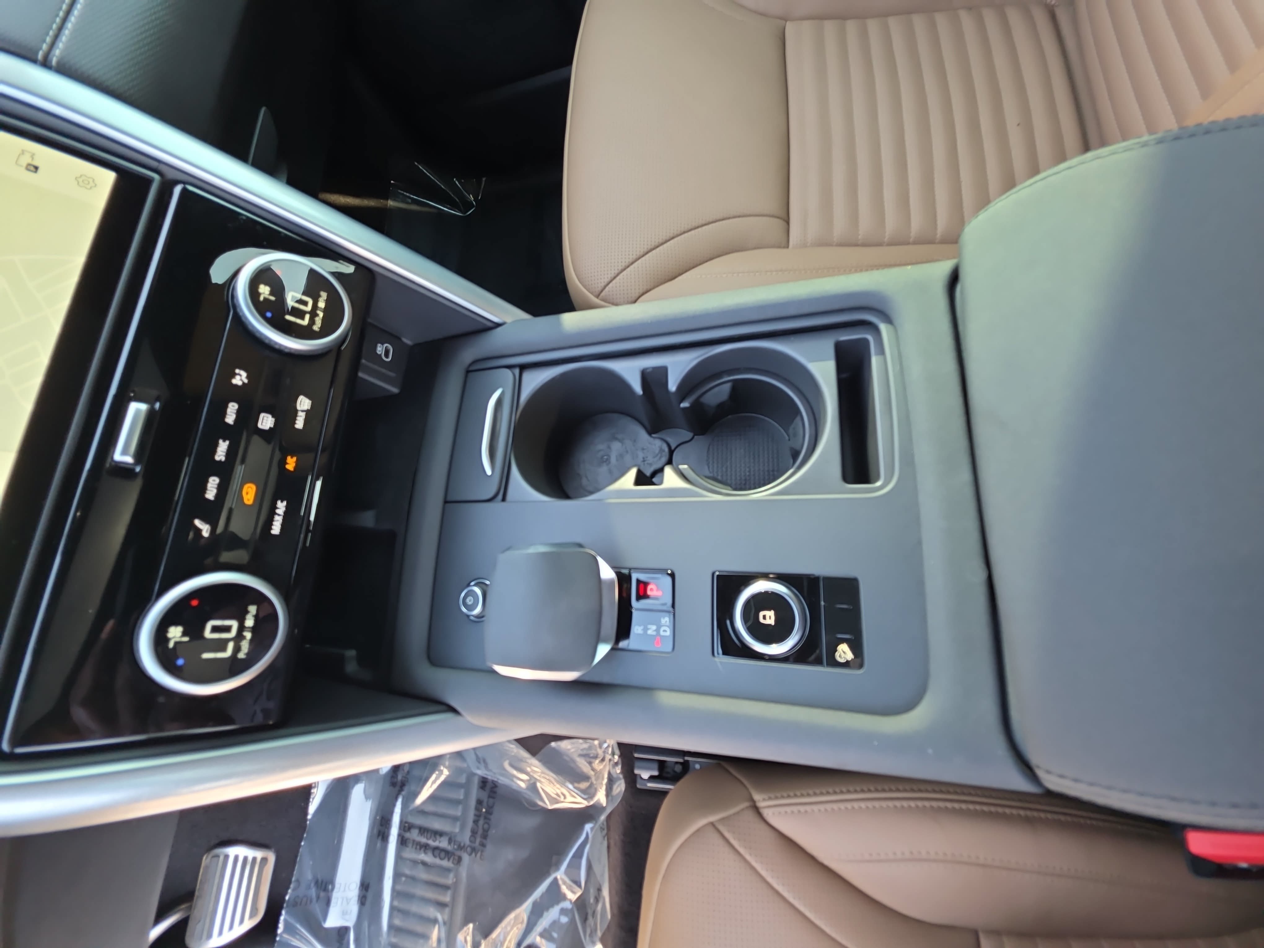 Certified 2025 Land Rover Discovery Dynamic SE AWD/4WD image 25