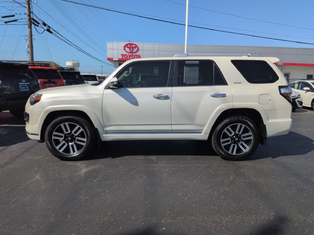 Used 2022 Toyota 4Runner Limited AWD/4WD image 2