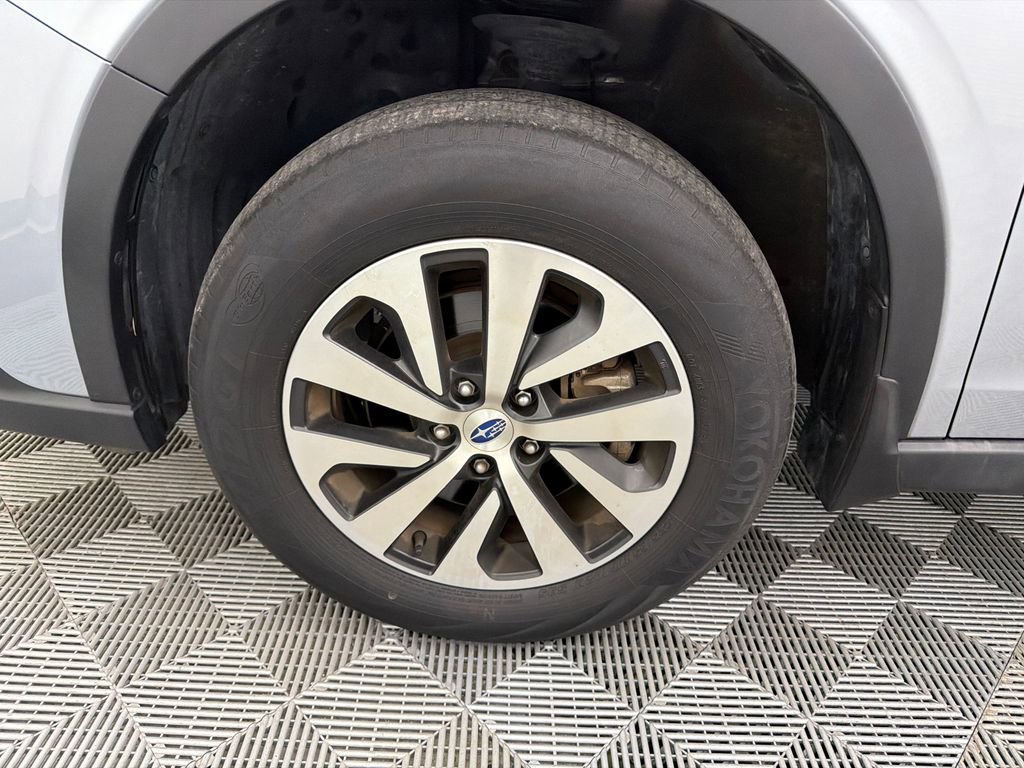 Used 2020 Subaru Outback Premium image 12