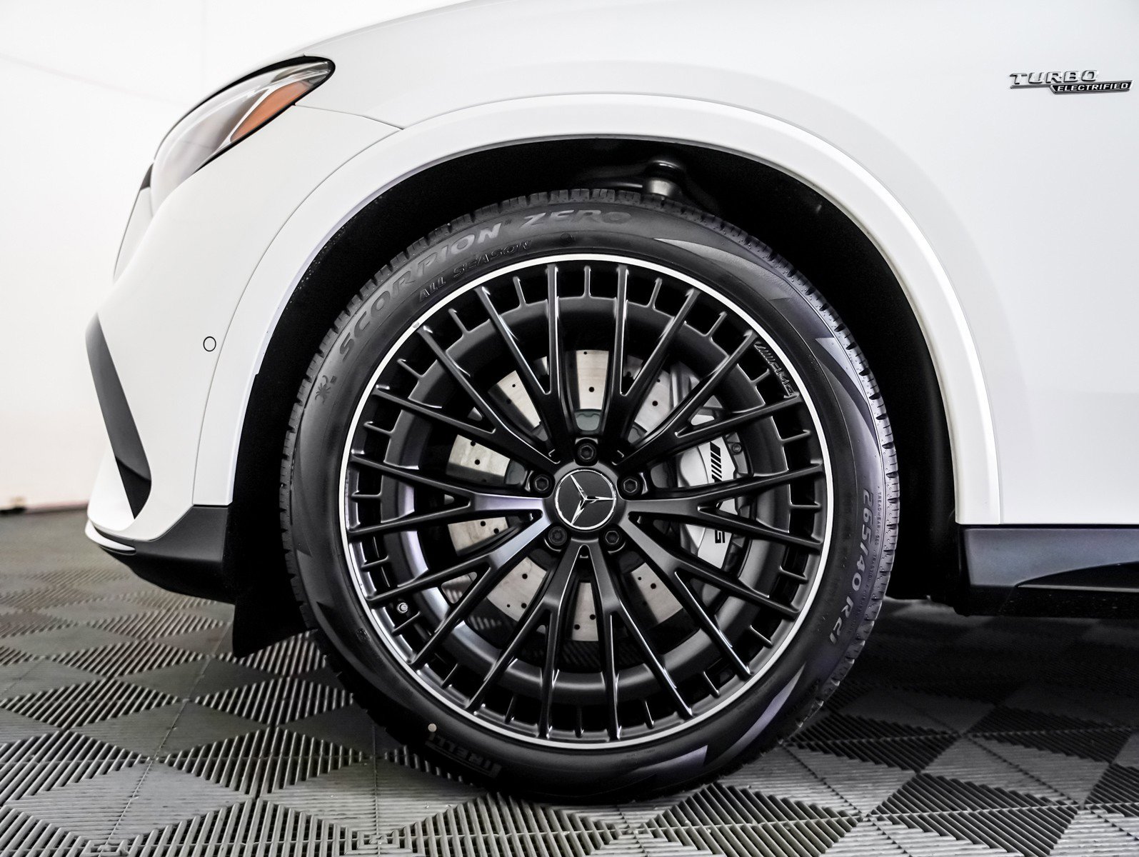 New 2026 Mercedes-Benz GLC 43 AMG 4MATIC image 6