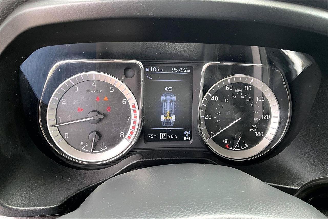 Used 2016 Nissan Titan SV AWD/4WD image 11