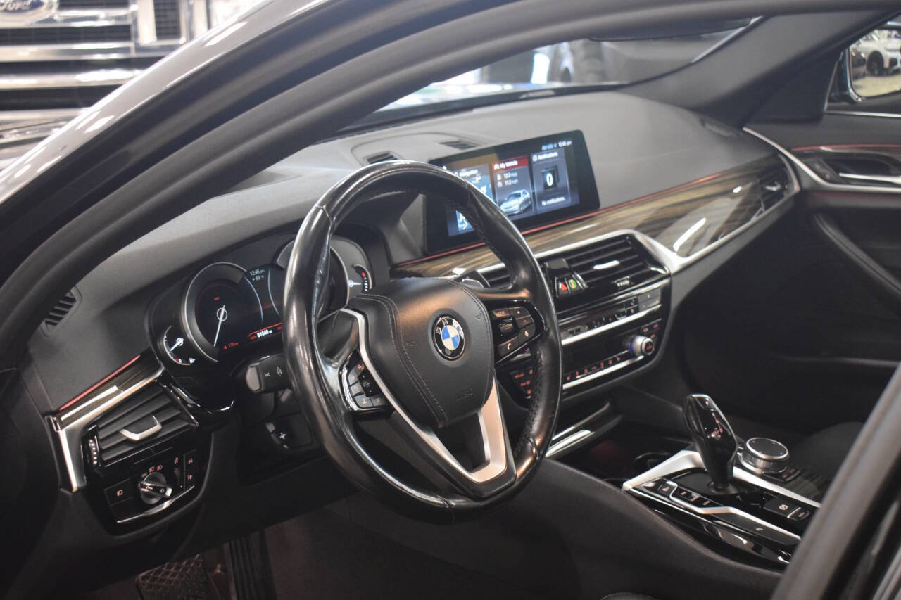 Used 2018 BMW 540i RWD image 40