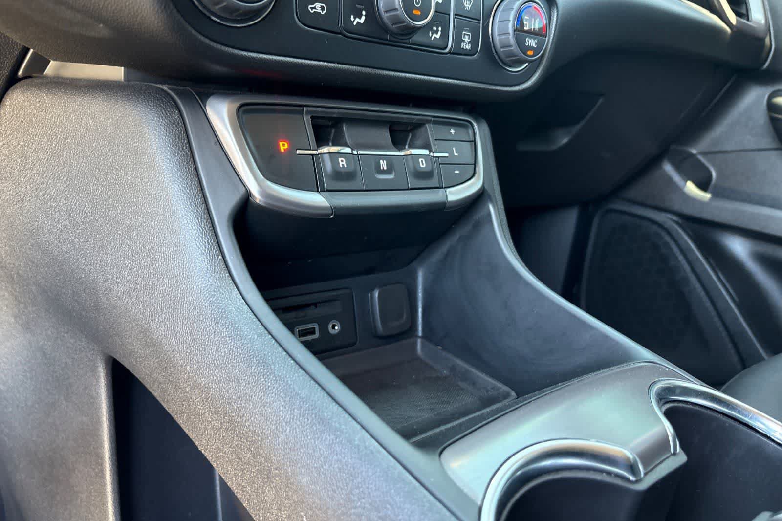 Used 2024 GMC Terrain AT4 w/ Tech Package AWD/4WD image 23