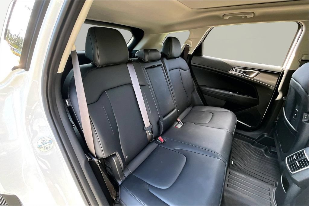 Used 2025 Kia Sportage EX w/ EX Premium Package AWD/4WD image 20