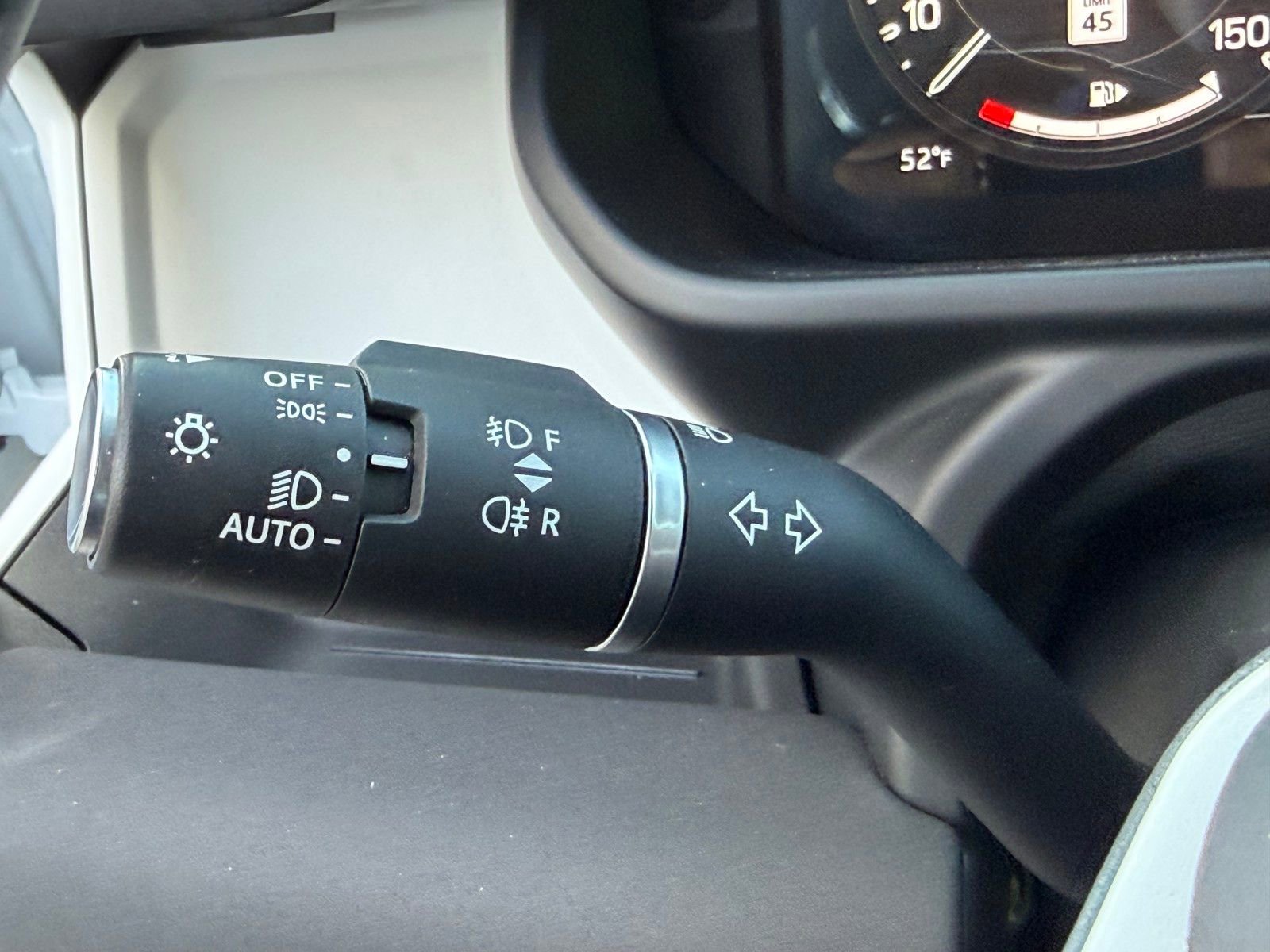 Used 2023 Land Rover Defender 130 S image 13