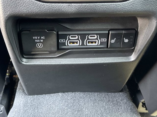 Used 2023 Jeep Grand Cherokee Limited AWD/4WD image 17