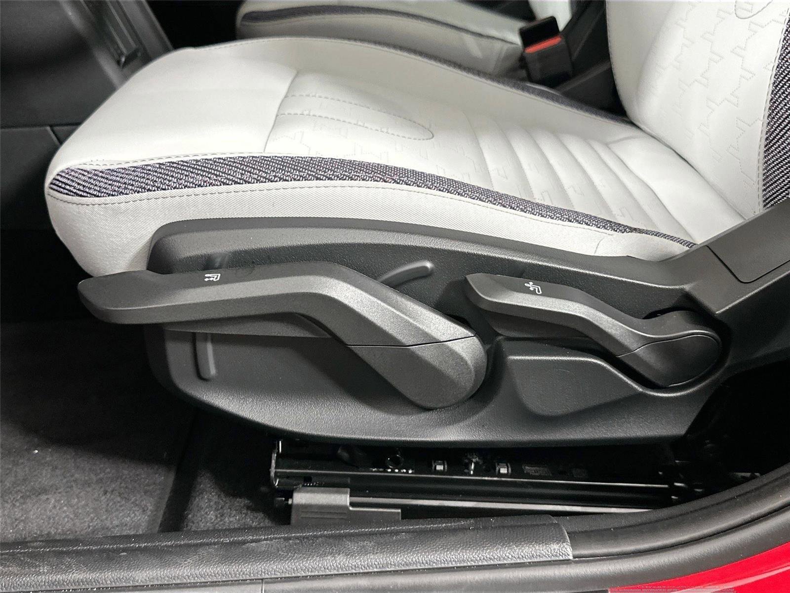 Certified 2025 MINI Cooper S FWD image 12