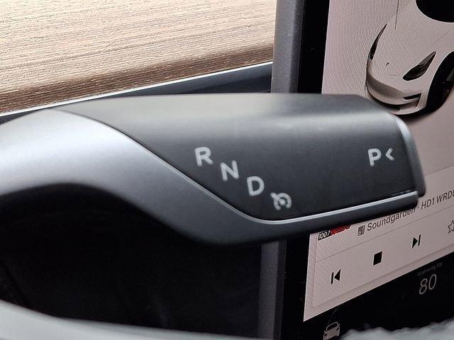 Used 2021 Tesla Model 3 Standard Range Plus image 18