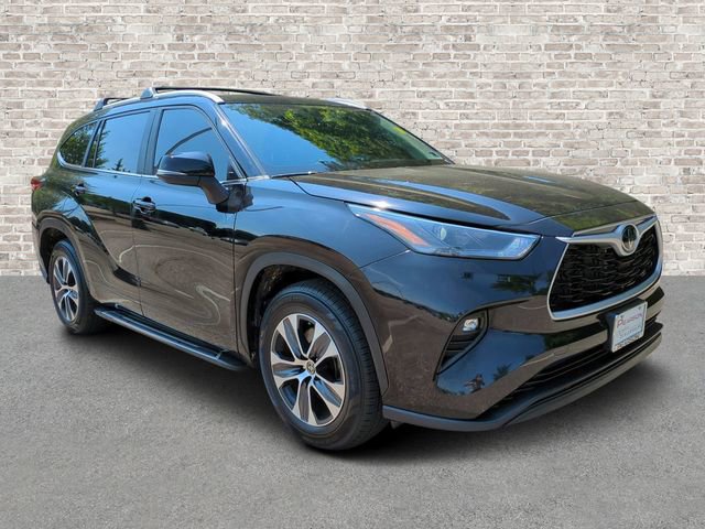 Used 2023 Toyota Highlander XLE