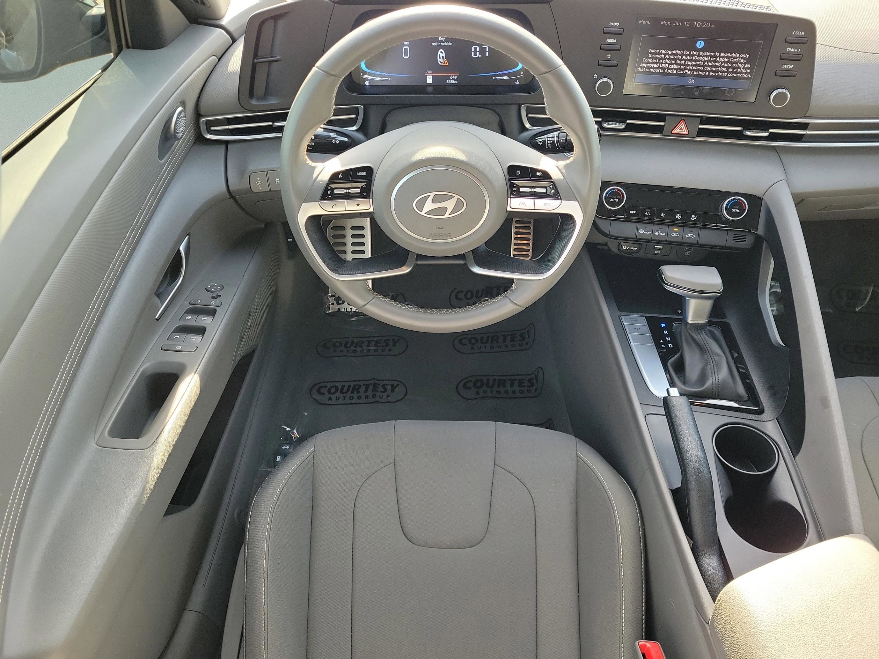 Used 2025 Hyundai Elantra Sport image 13