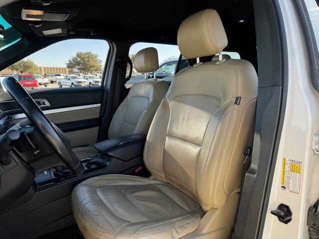 Used 2017 Ford Explorer XLT w/ Equipment Group 202A image 26