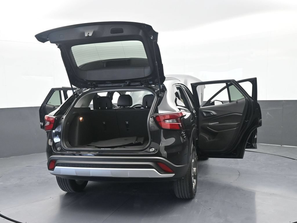 Used 2025 Chevrolet Trax LT FWD image 71