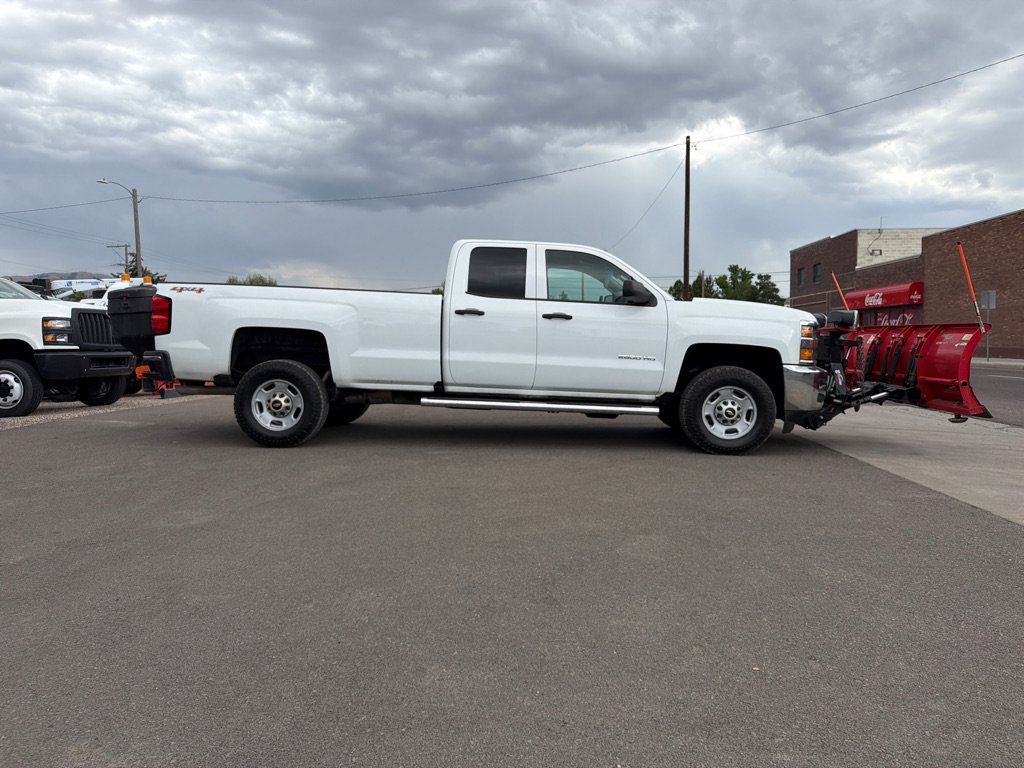 Used 2017 Chevrolet Silverado 2500 W/T w/ WT Convenience Package AWD/4WD image 3