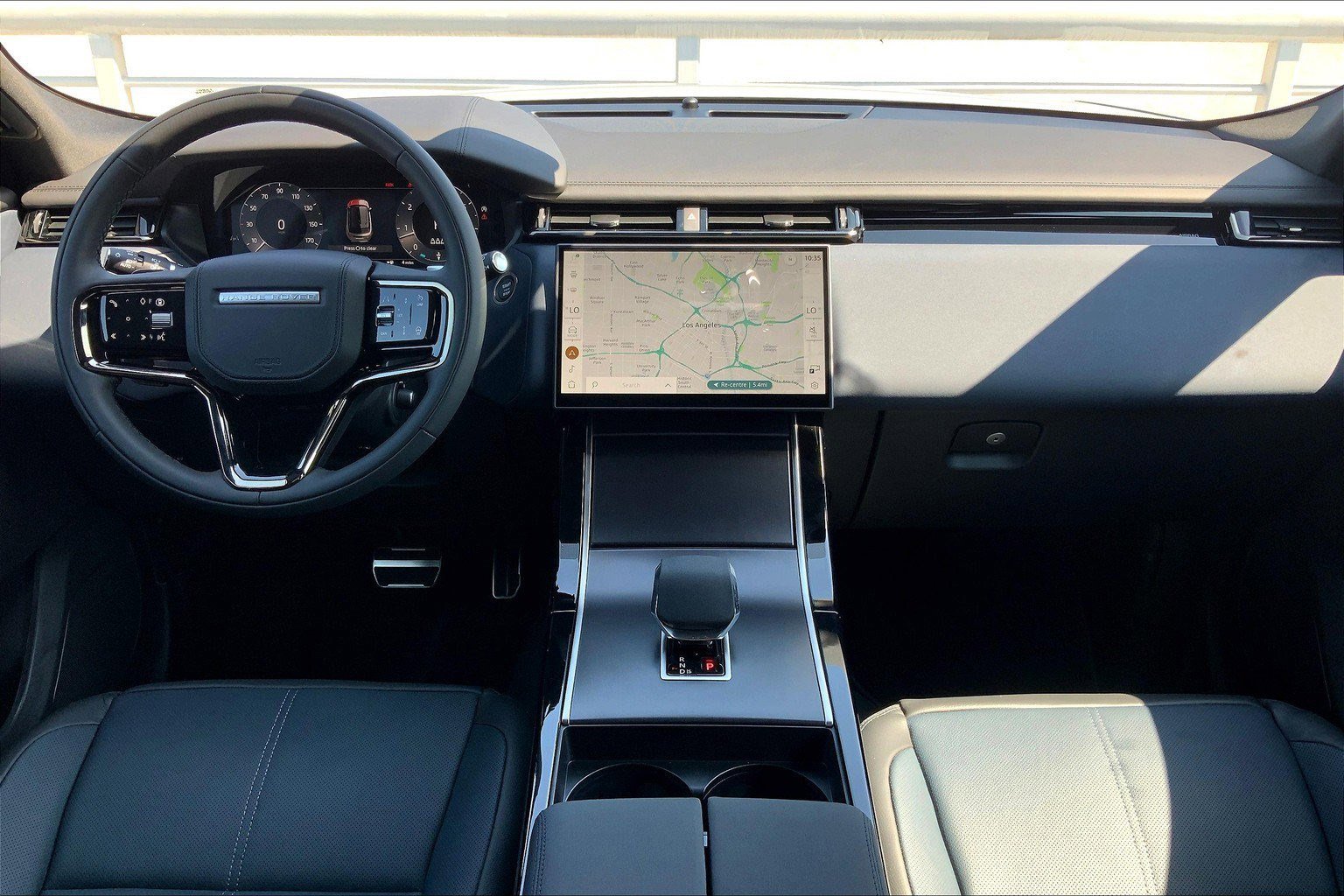 New 2026 Land Rover Range Rover Velar Dynamic SE image 13