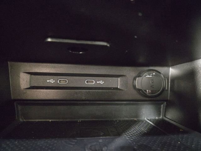 Used 2024 Volkswagen Tiguan SE w/ Panoramic Sunroof Package FWD image 28