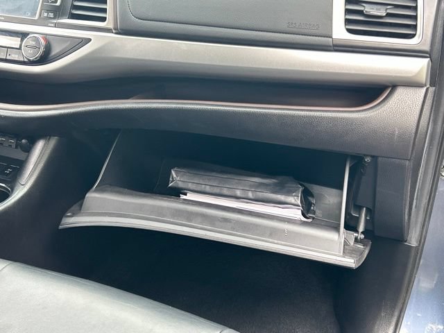 Used 2019 Toyota Highlander XLE AWD/4WD image 24