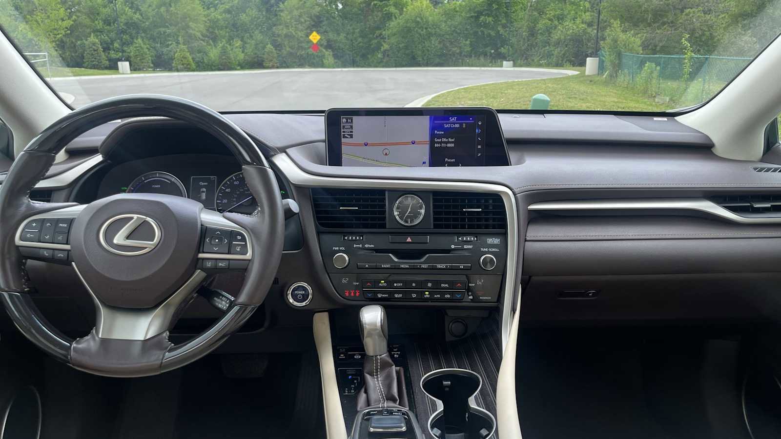 Used 2019 Lexus RX 450h AWD w/ Luxury Package image 28