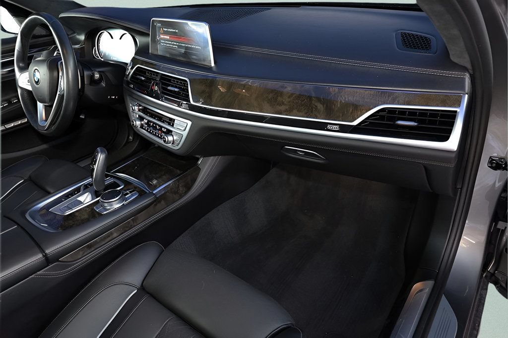 Used 2016 BMW 750i xDrive AWD/4WD image 22