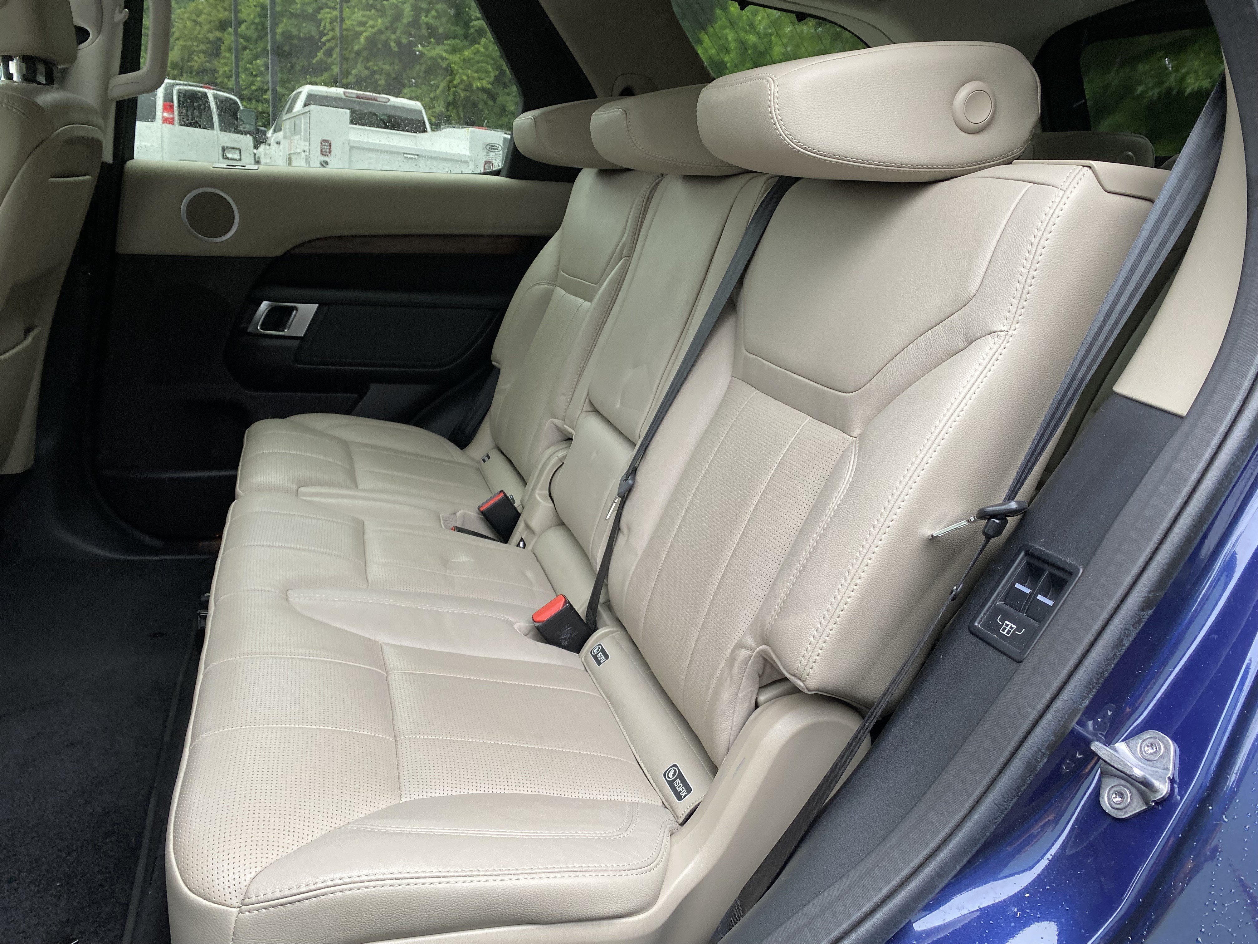 Used 2018 Land Rover Discovery HSE AWD/4WD image 34