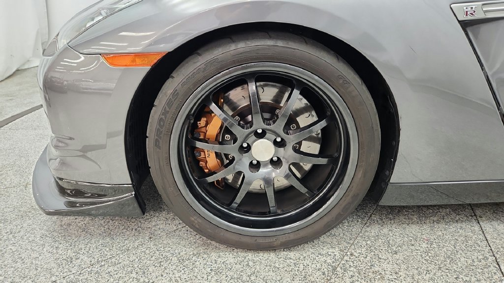 Used 2011 Nissan GT-R Premium AWD/4WD image 23