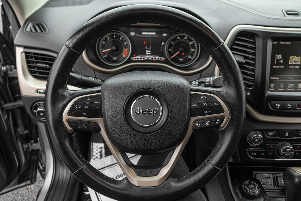 Used 2014 Jeep Cherokee Limited w/ Technology Group AWD/4WD image 23