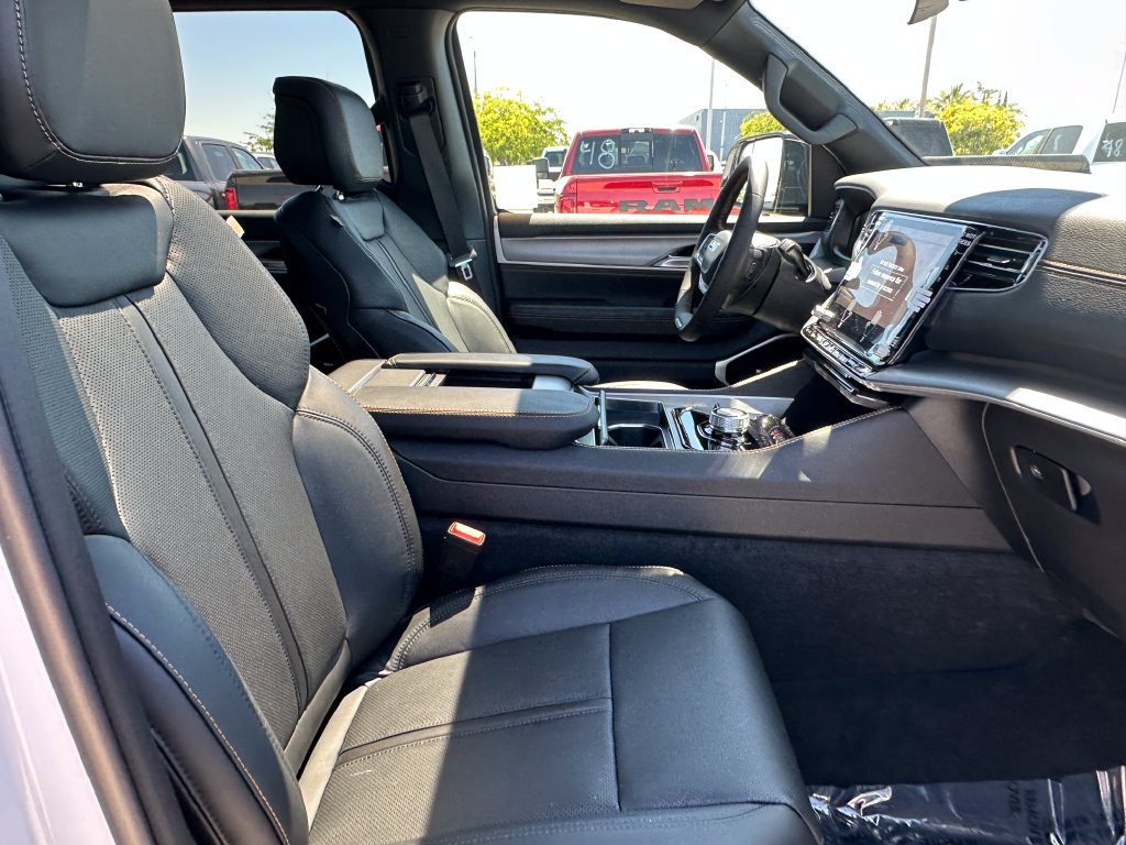 New 2026 Jeep Grand Wagoneer 4WD image 16