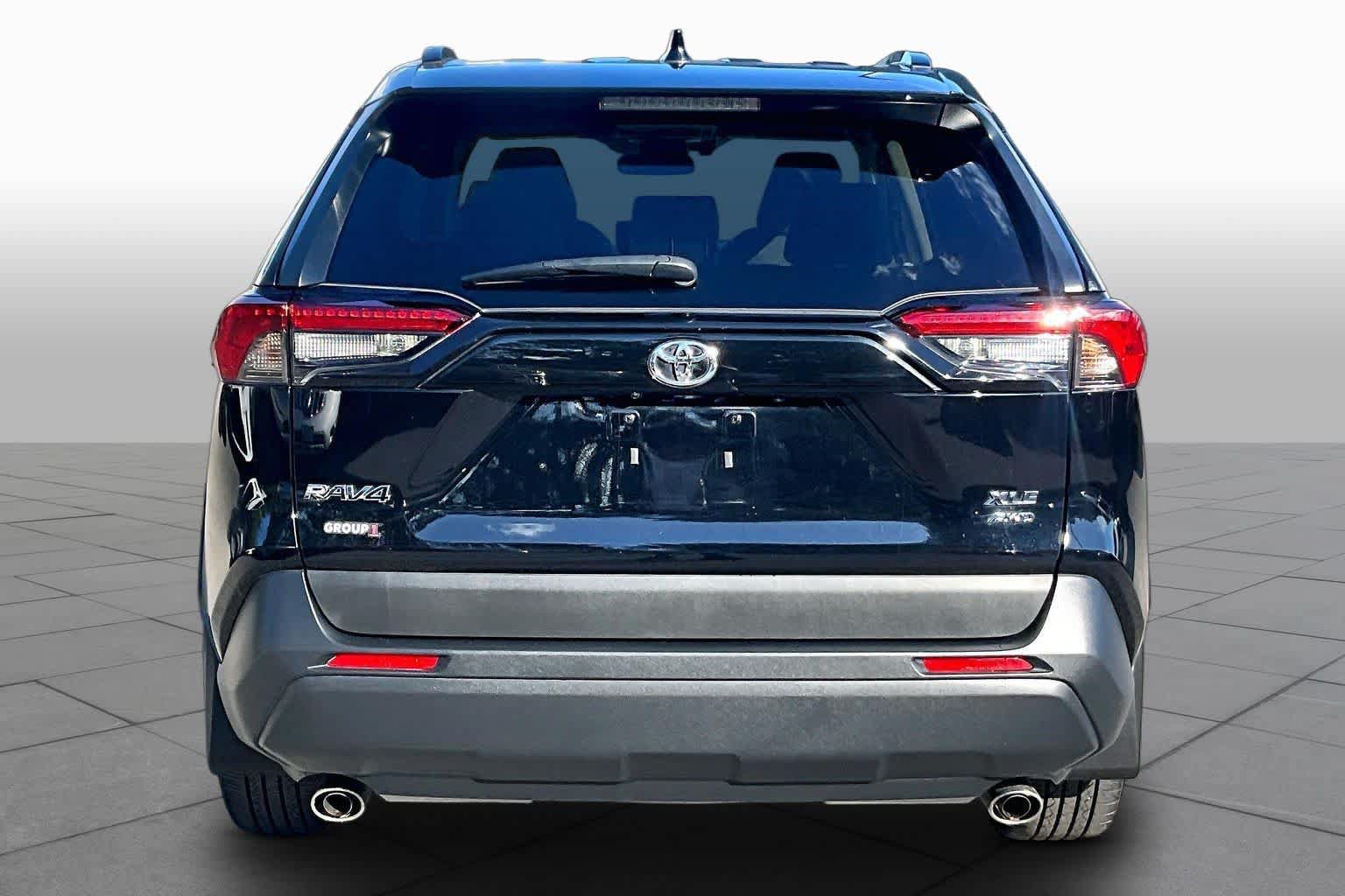 Used 2025 Toyota RAV4 XLE Premium w/ Weather Package AWD/4WD image 5