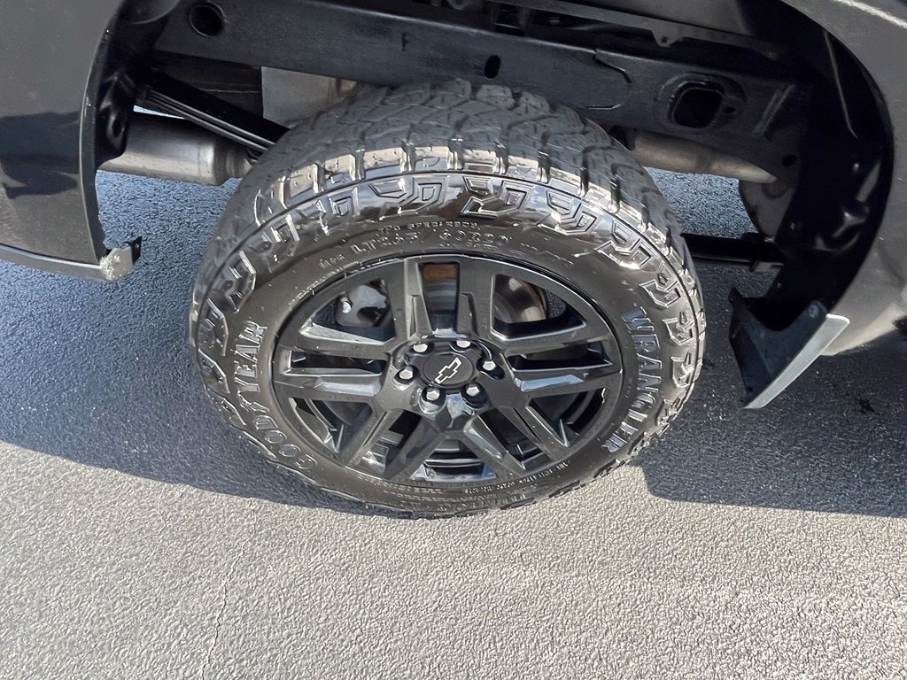 Used 2021 Chevrolet Silverado 1500 Custom Trail Boss w/ Midnight Edition AWD/4WD image 10