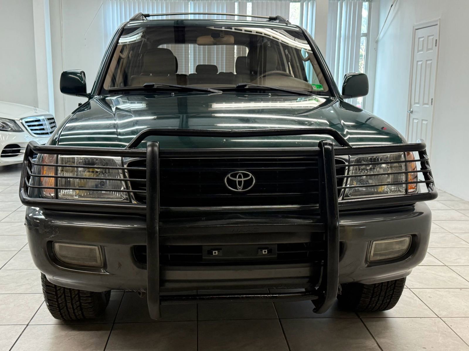 Used 1998 Toyota Land Cruiser image 2